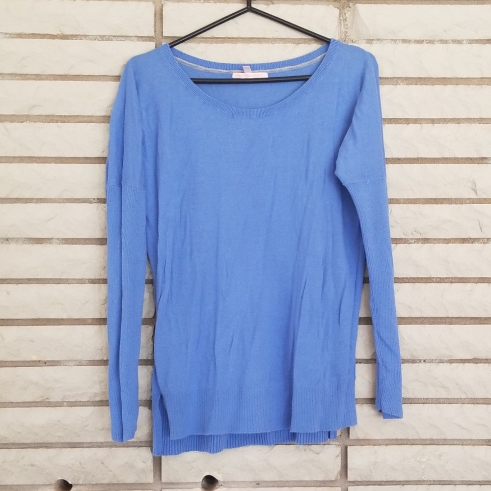 VS M long sleeve blue tee shirt